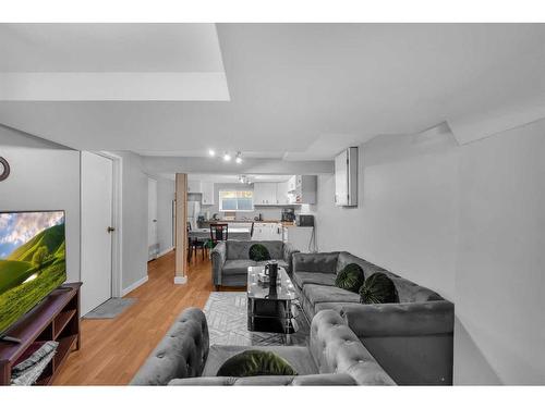 23 Abergale Place Ne, Calgary, AB - Indoor Photo Showing Living Room