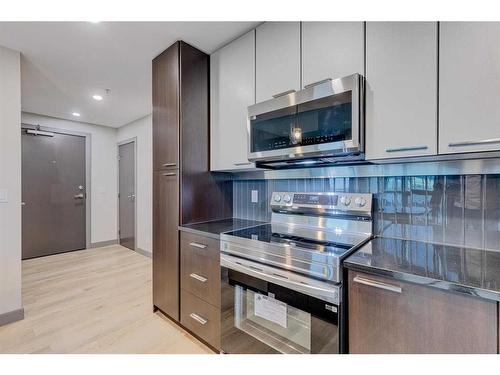 1904-220 12 Avenue Se, Calgary, AB - Indoor Photo Showing Kitchen