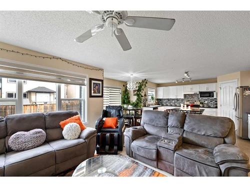 51 Saddlecrest Gardens Ne, Calgary, AB - Indoor Photo Showing Living Room