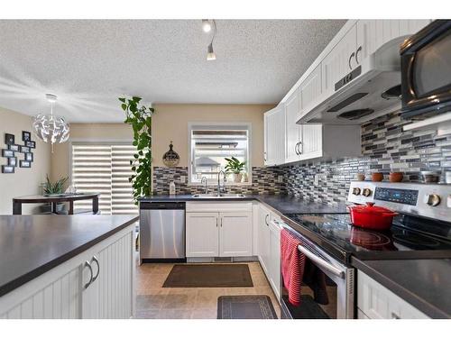 51 Saddlecrest Gardens Ne, Calgary, AB - Indoor Photo Showing Kitchen