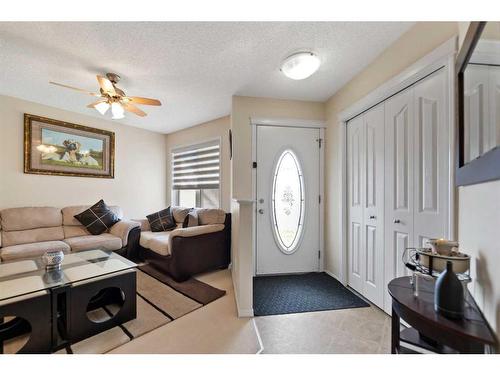 51 Saddlecrest Gardens Ne, Calgary, AB - Indoor Photo Showing Living Room