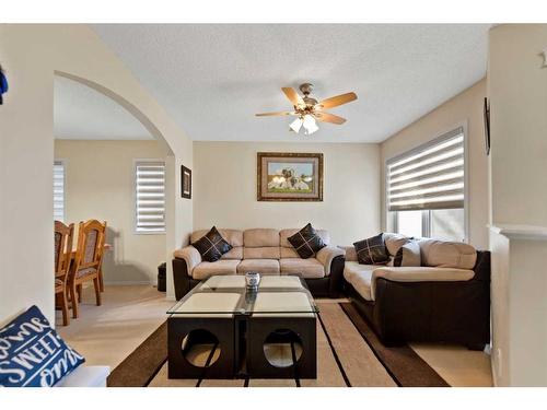 51 Saddlecrest Gardens Ne, Calgary, AB - Indoor Photo Showing Living Room