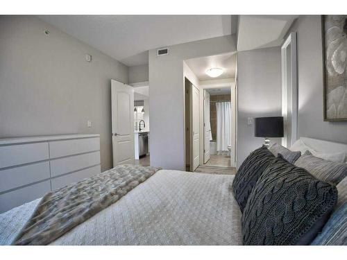 606-836 15 Avenue Sw, Calgary, AB - Indoor Photo Showing Bedroom