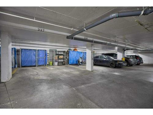 606-836 15 Avenue Sw, Calgary, AB - Indoor Photo Showing Garage