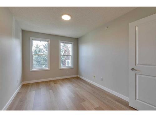 315-2233 34 Avenue Sw, Calgary, AB - Indoor Photo Showing Other Room