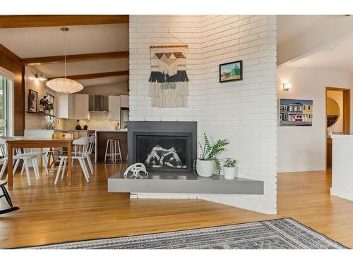 80 Cromwell Avenue Nw, Calgary, AB - Indoor With Fireplace