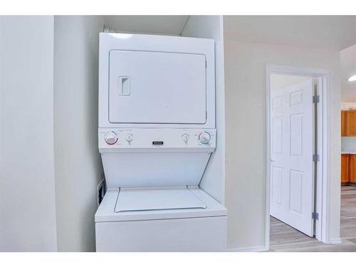 7746 Laguna Way Ne, Calgary, AB - Indoor Photo Showing Laundry Room