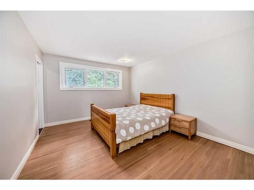 9616 Palisan Place Sw, Calgary, AB - Indoor Photo Showing Bedroom