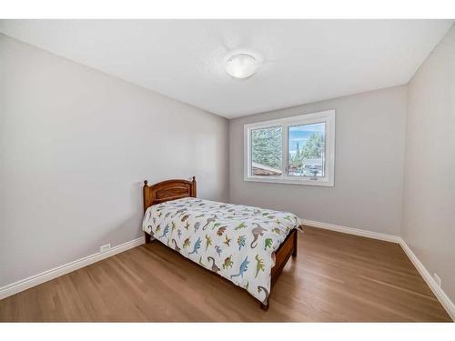 9616 Palisan Place Sw, Calgary, AB - Indoor Photo Showing Bedroom