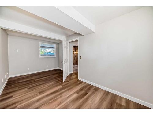 9616 Palisan Place Sw, Calgary, AB - Indoor Photo Showing Other Room