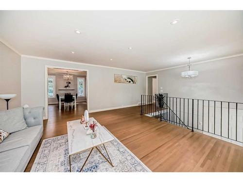 9616 Palisan Place Sw, Calgary, AB - Indoor Photo Showing Living Room