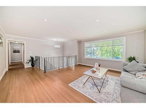 9616 Palisan Place Sw, Calgary, AB - Indoor Photo Showing Living Room