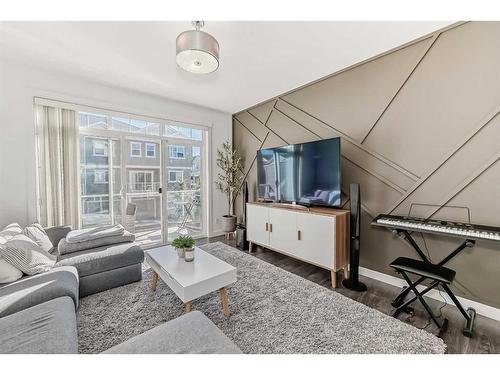 109 Evanston Manor Nw, Calgary, AB - Indoor Photo Showing Living Room