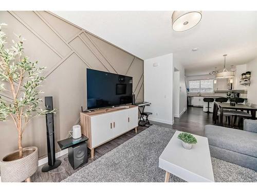 109 Evanston Manor Nw, Calgary, AB - Indoor Photo Showing Living Room