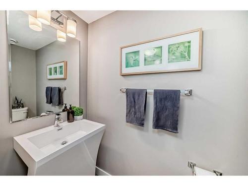 109 Evanston Manor Nw, Calgary, AB - Indoor Photo Showing Bathroom