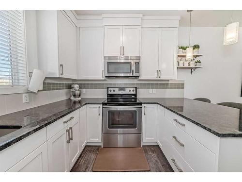 109 Evanston Manor Nw, Calgary, AB - Indoor Photo Showing Kitchen With Upgraded Kitchen