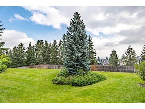 8 Coach Manor Rise Sw, Calgary, AB - Outdoor