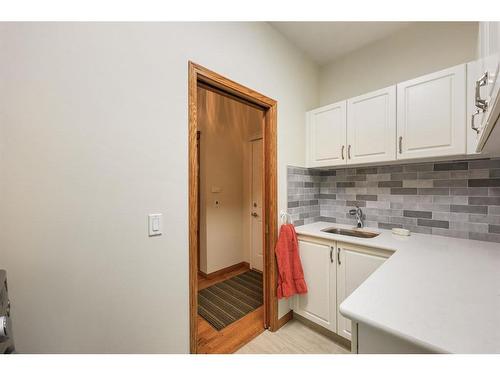 34-99 Christie Point Sw, Calgary, AB - Indoor Photo Showing Kitchen