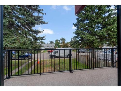 1327B 35 Street Se, Calgary, AB - Outdoor