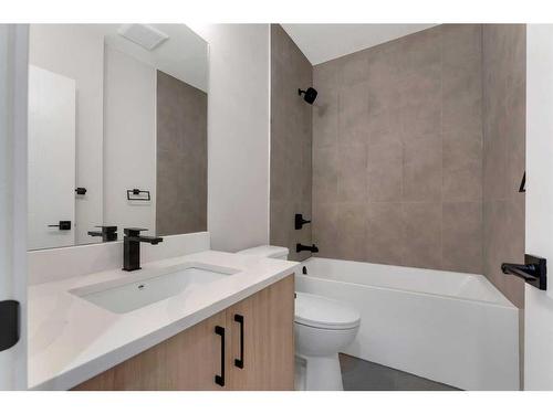 1327B 35 Street Se, Calgary, AB - Indoor Photo Showing Bathroom