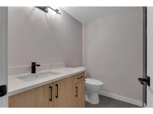 1327B 35 Street Se, Calgary, AB - Indoor Photo Showing Bathroom