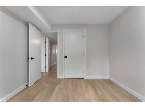 1327B 35 Street Se, Calgary, AB - Indoor Photo Showing Other Room