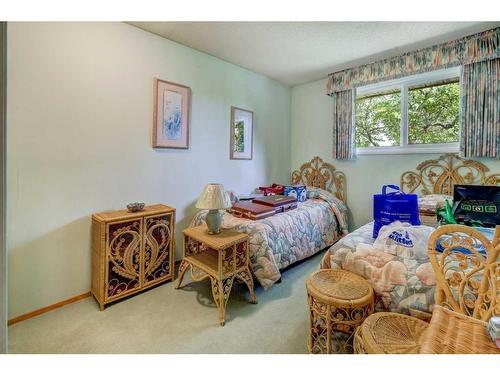 6 Radcliffe Crescent Se, Calgary, AB - Indoor Photo Showing Bedroom