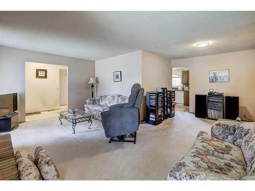 6 Radcliffe Crescent Se, Calgary, AB - Indoor