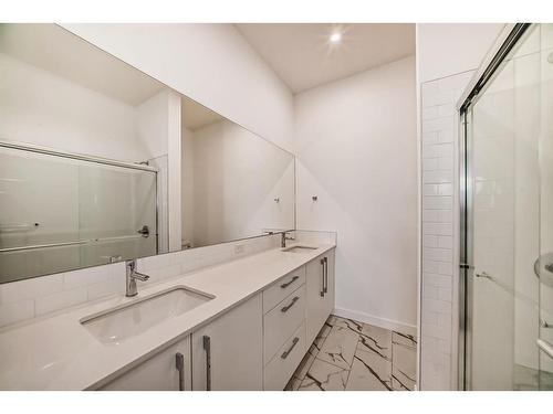 3620-60 Skyview Ranch Road Ne, Calgary, AB - Indoor Photo Showing Bathroom