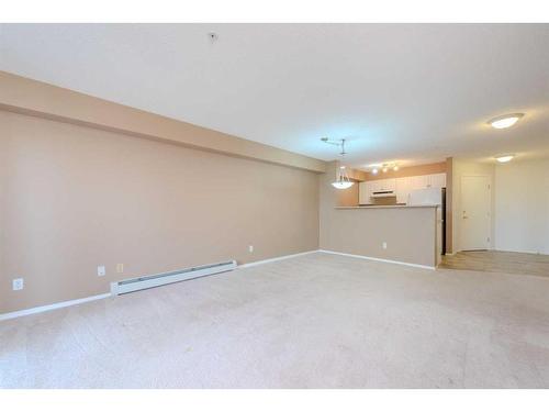 4111-4975 130 Avenue Se, Calgary, AB - Indoor Photo Showing Other Room