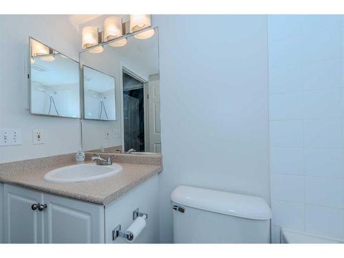 4111-4975 130 Avenue Se, Calgary, AB - Indoor Photo Showing Bathroom