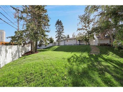 12 Harmon Place Sw, Calgary, AB - Outdoor