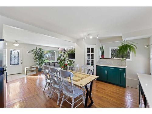 12 Harmon Place Sw, Calgary, AB - Indoor Photo Showing Dining Room