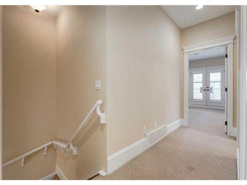 1-420 8 Street Nw, Calgary, AB - Indoor Photo Showing Other Room