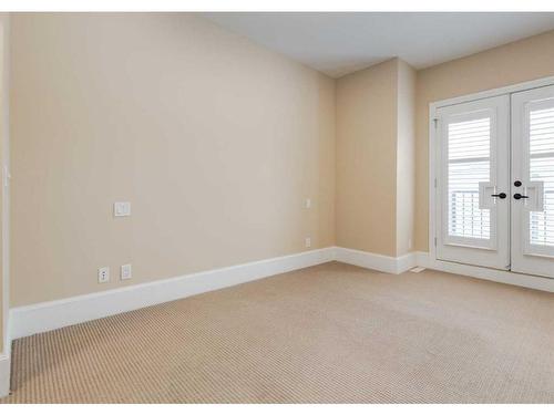 1-420 8 Street Nw, Calgary, AB - Indoor Photo Showing Other Room