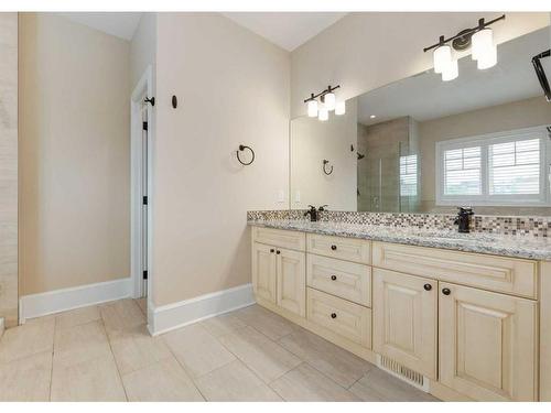 1-420 8 Street Nw, Calgary, AB - Indoor Photo Showing Bathroom