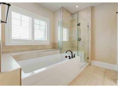 1-420 8 Street Nw, Calgary, AB - Indoor Photo Showing Bathroom