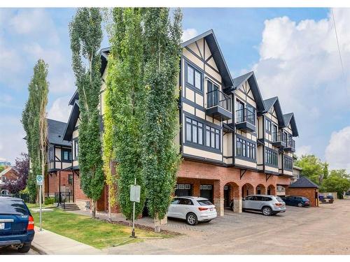 1-420 8 Street Nw, Calgary, AB - Outdoor With Balcony With Facade