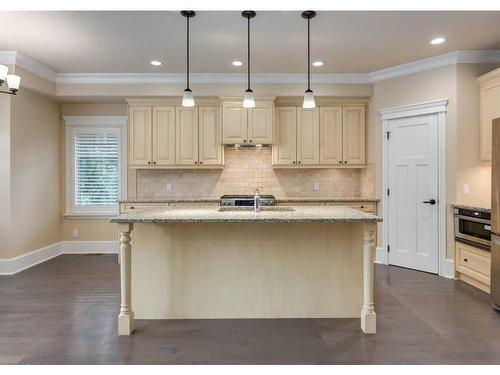 1-420 8 Street Nw, Calgary, AB - Indoor Photo Showing Kitchen With Upgraded Kitchen