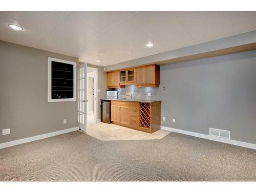 3208 26A Street Sw, Calgary, AB - Indoor Photo Showing Kitchen