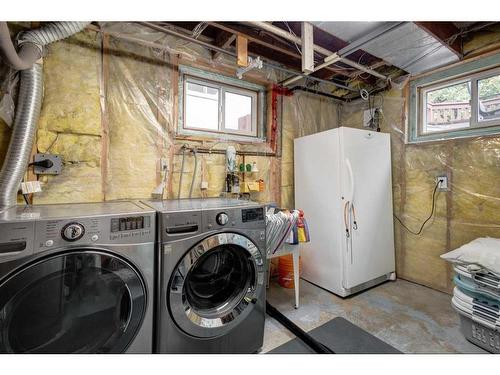 3208 26A Street Sw, Calgary, AB - Indoor Photo Showing Laundry Room