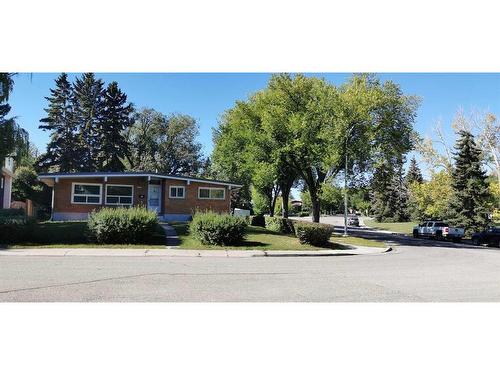 3727 Valdes Place Nw, Calgary, AB - Outdoor With Facade