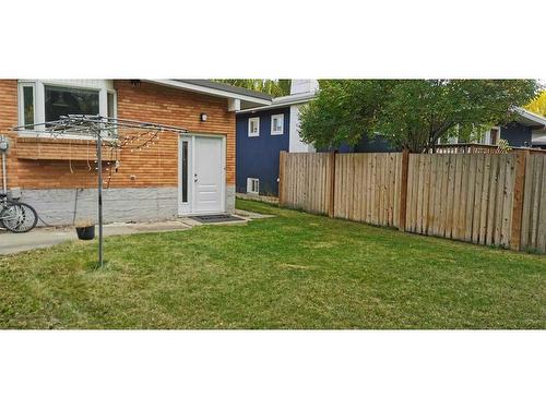 3727 Valdes Place Nw, Calgary, AB - Outdoor