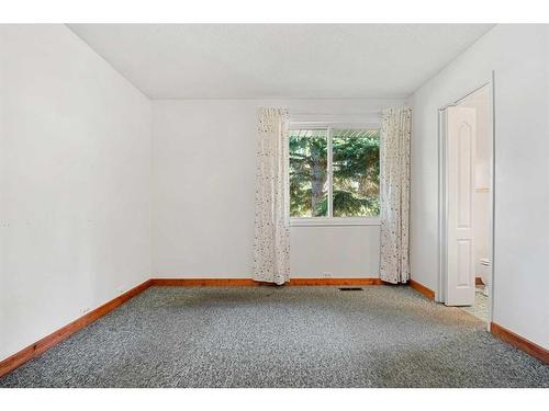 10727 Mapleshire Crescent Se, Calgary, AB - Indoor Photo Showing Other Room