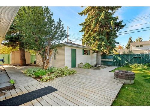 10727 Mapleshire Crescent Se, Calgary, AB - Outdoor