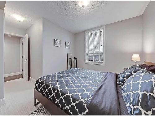 1004-733 14 Avenue Sw, Calgary, AB - Indoor Photo Showing Bedroom