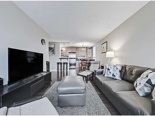 1004-733 14 Avenue Sw, Calgary, AB - Indoor Photo Showing Living Room