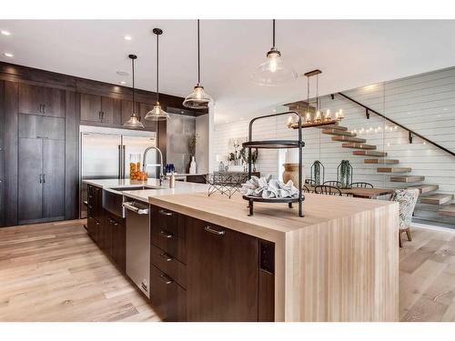 2005 48 Avenue Sw, Calgary, AB - Indoor Photo Showing Kitchen With Upgraded Kitchen