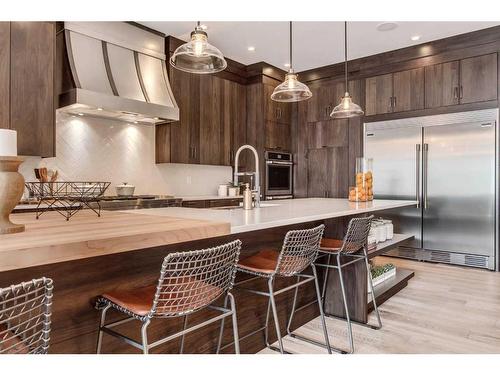 2005 48 Avenue Sw, Calgary, AB - Indoor Photo Showing Kitchen With Upgraded Kitchen