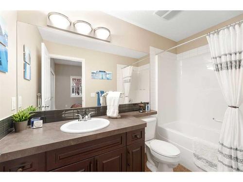 3112-4 Kingsland Close Se, Airdrie, AB - Indoor Photo Showing Bathroom